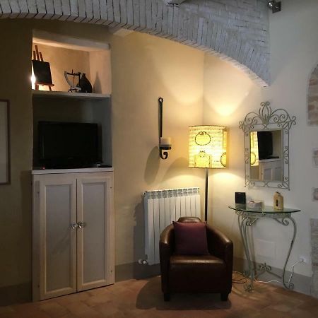 Il Rifugio Dell' Artista Apartment โตดี ภายนอก รูปภาพ