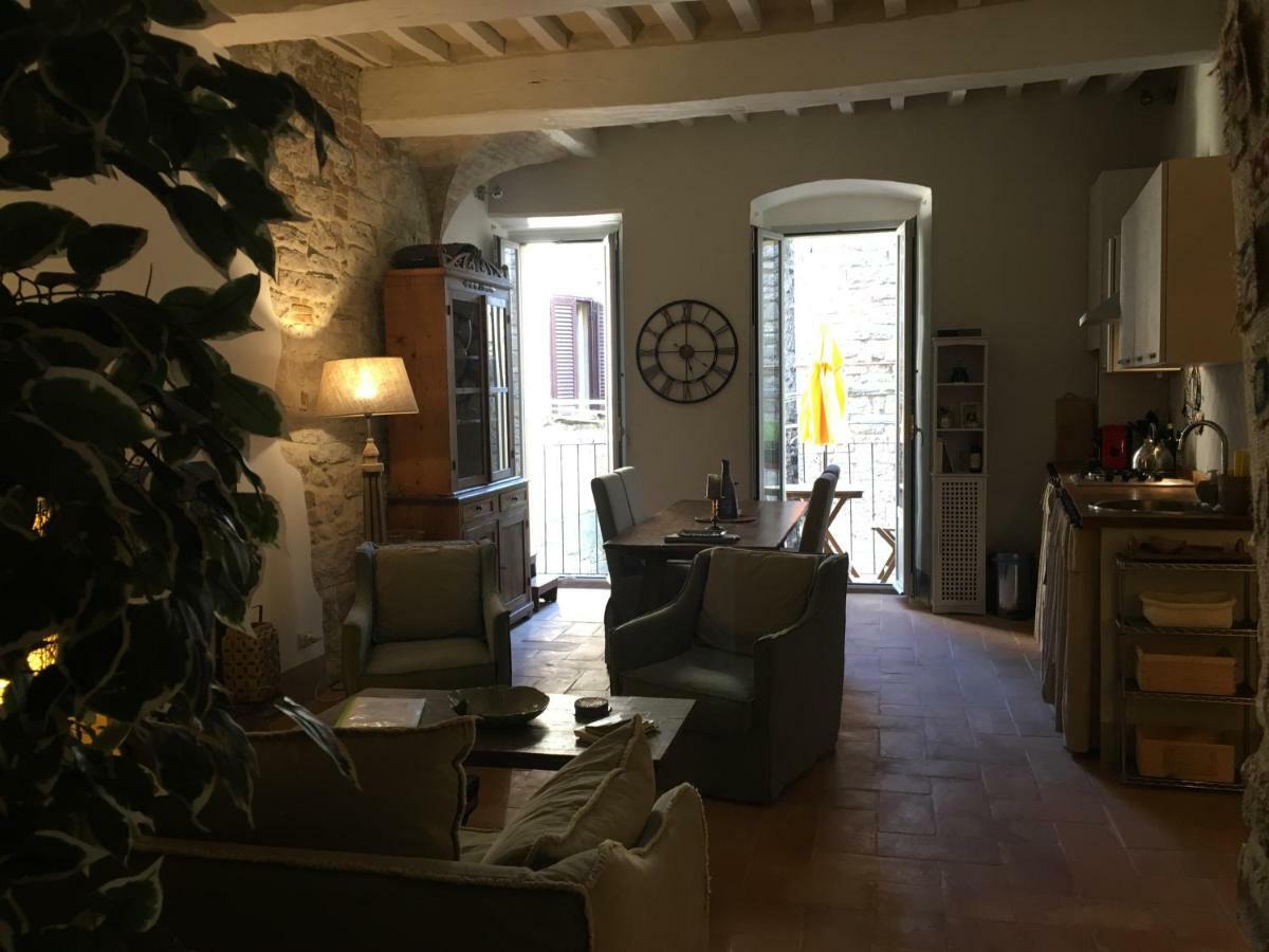 Il Rifugio Dell' Artista Apartment โตดี ภายนอก รูปภาพ